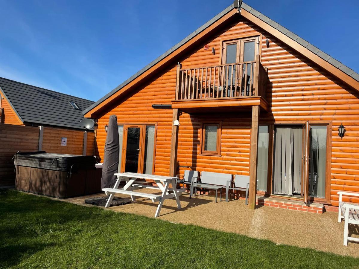 31 Cherry East Riding Of Yorkshire Hot Tub & Fishing Garton Exteriér fotografie